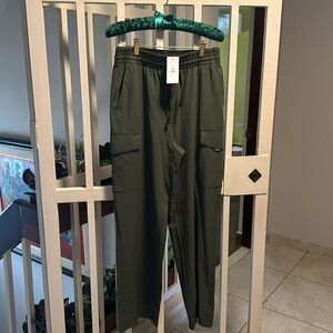 Traveling long pants